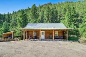 Cozy Melrose Cabin with Fire Pit Walk to River!